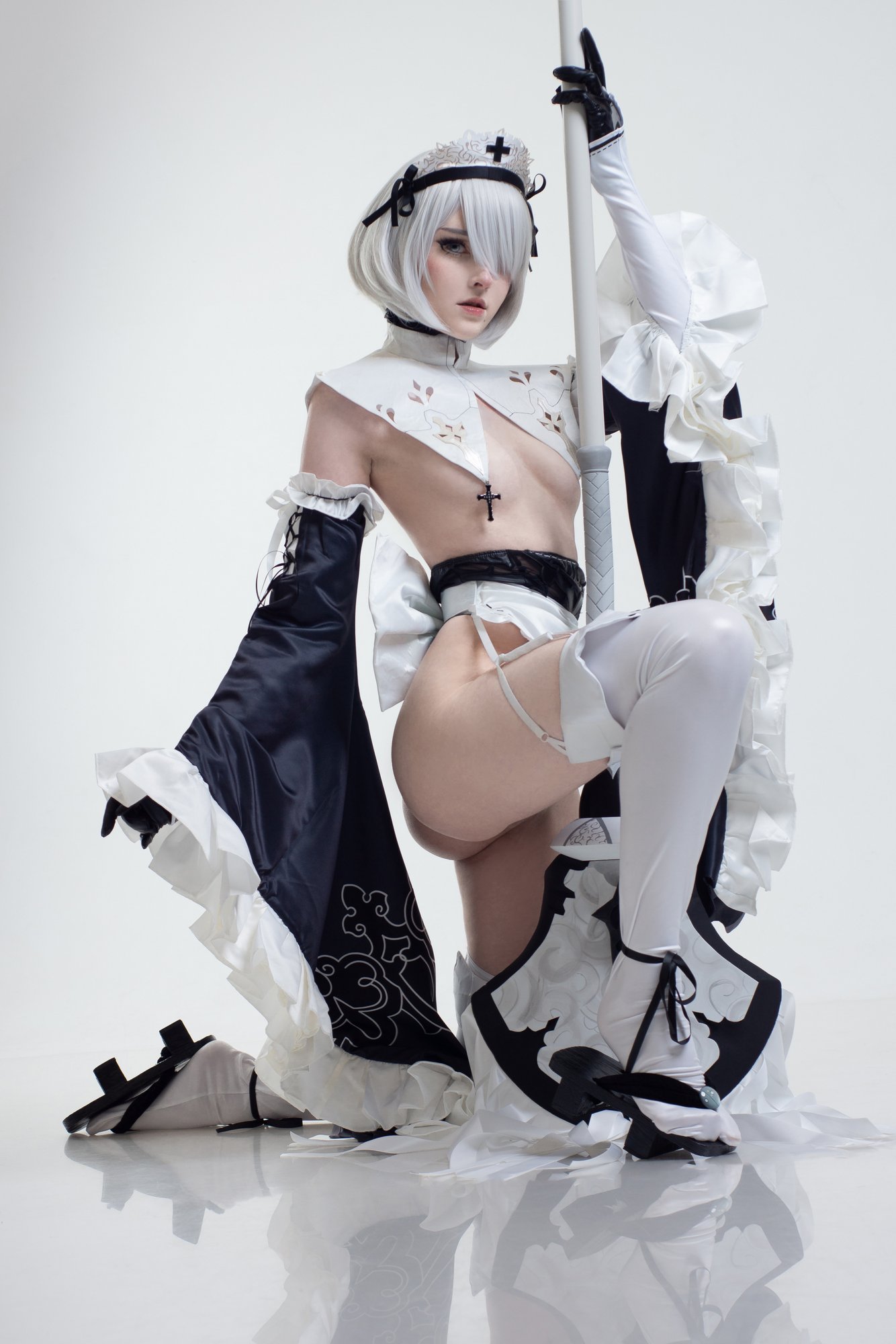 Candy Ball - Maid 2B