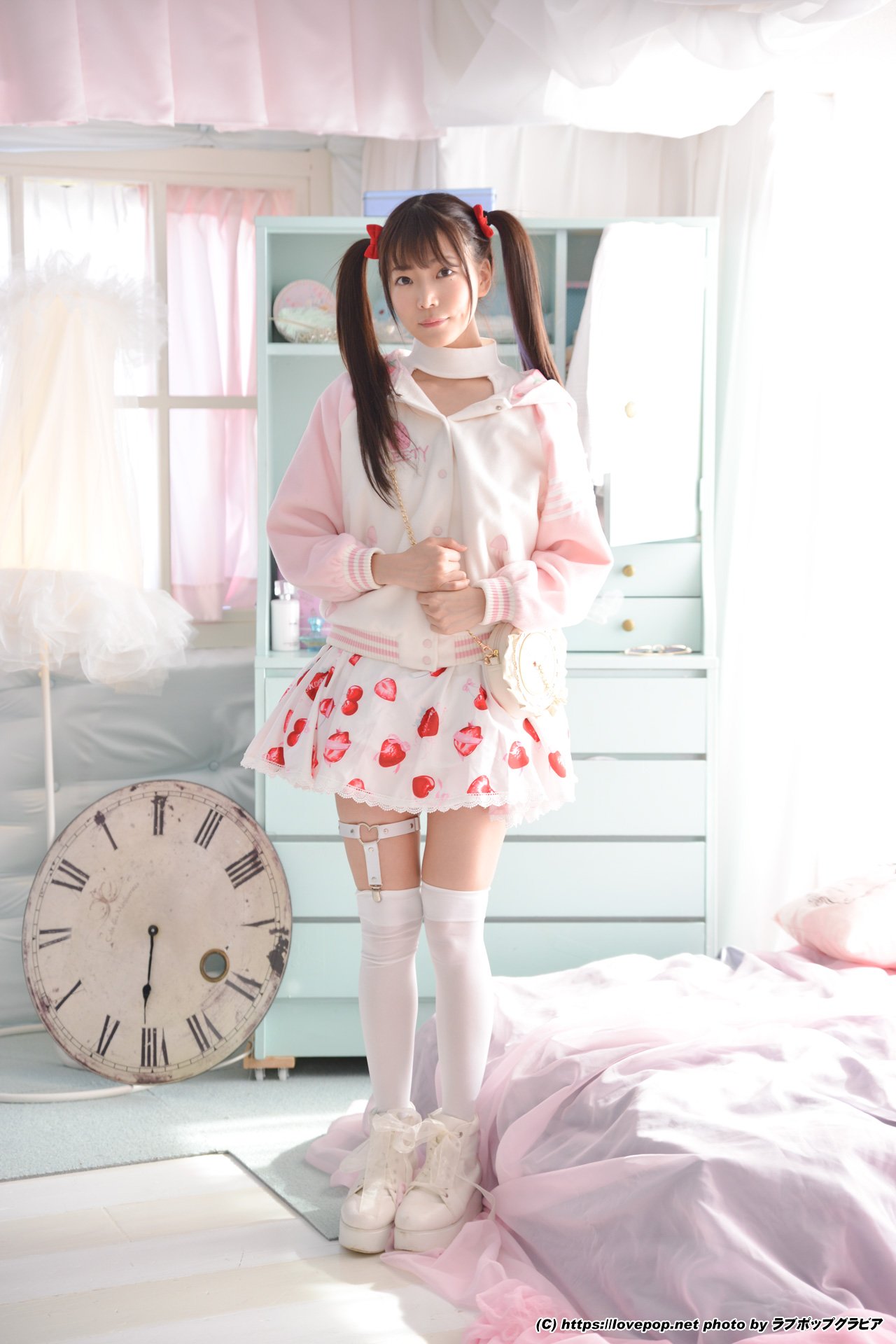[LOVEPOP] Gravure No.51 – Tatsumi Sina 辰巳シーナ Photoset 0105